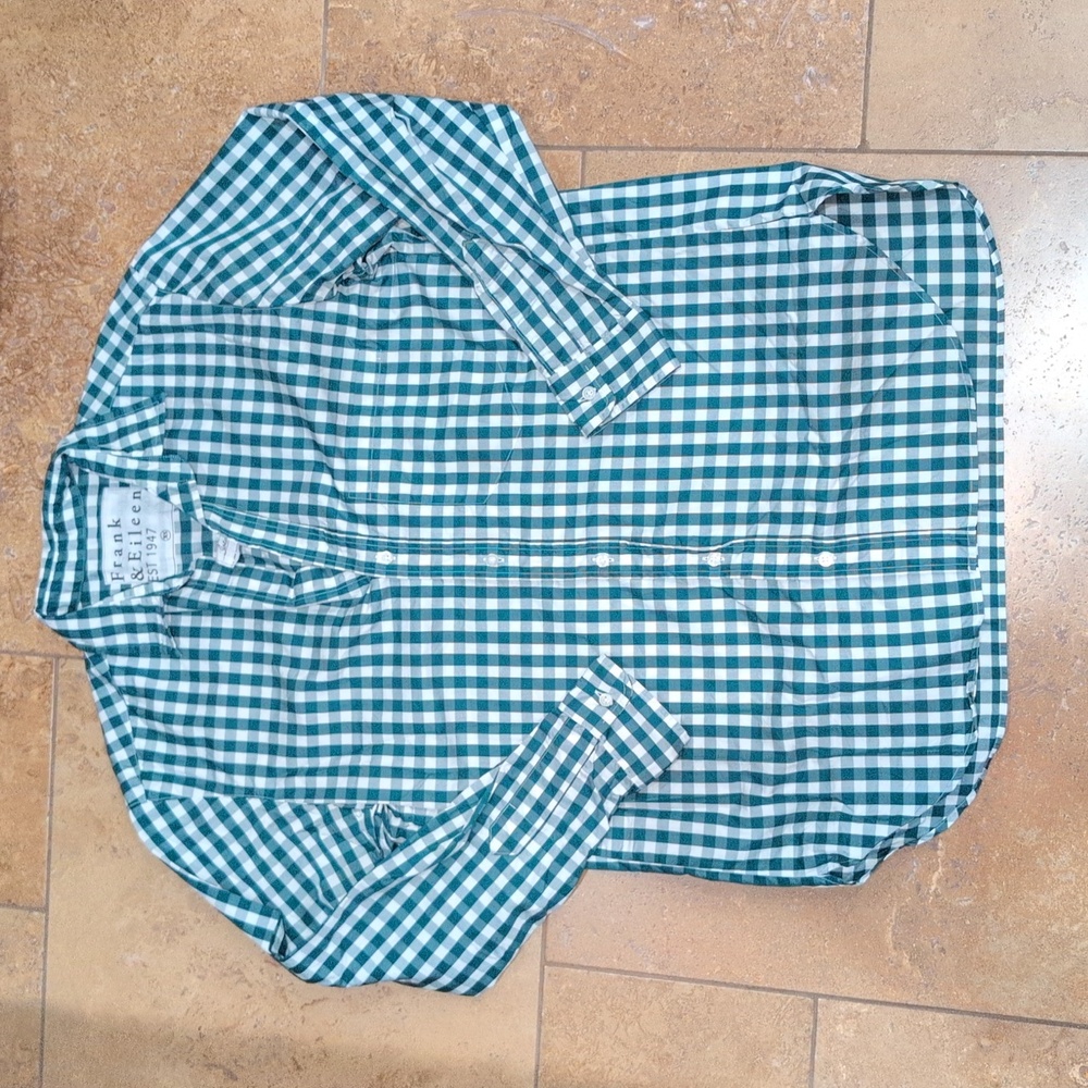 Frank & Eileen Joedy shirt. Green gingham. Size XS.